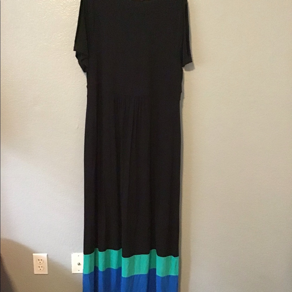 Catherine’s Maxi Dress. - Picture 3 of 5